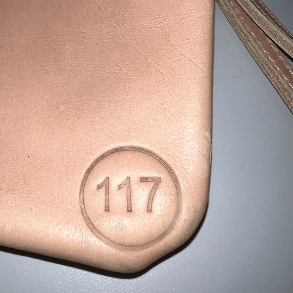 Carry 117 Ayni Leather Wristlet - Picture 6 of 9